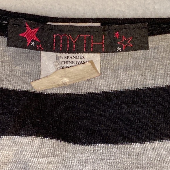 MYTH top look’s like 2 but 1 with attached belt size 1X black and gray in color. - Picture 9 of 10